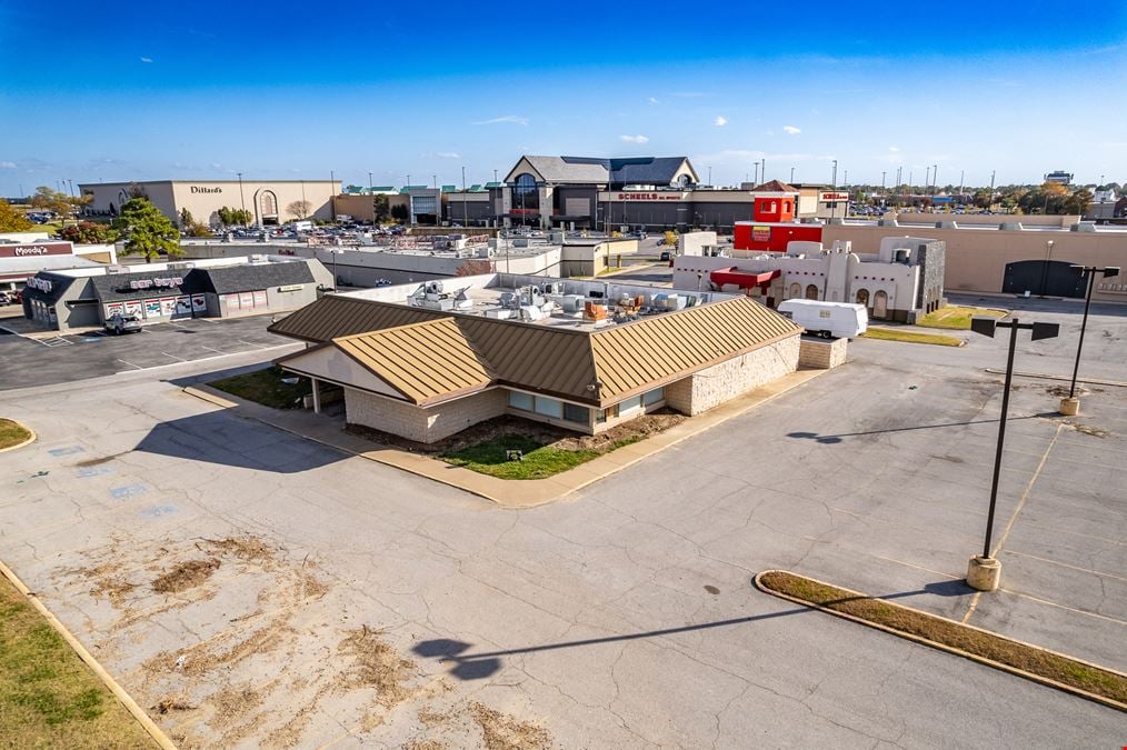 68th & Memorial Woodland Hills Mall Pad Site & Restaurant