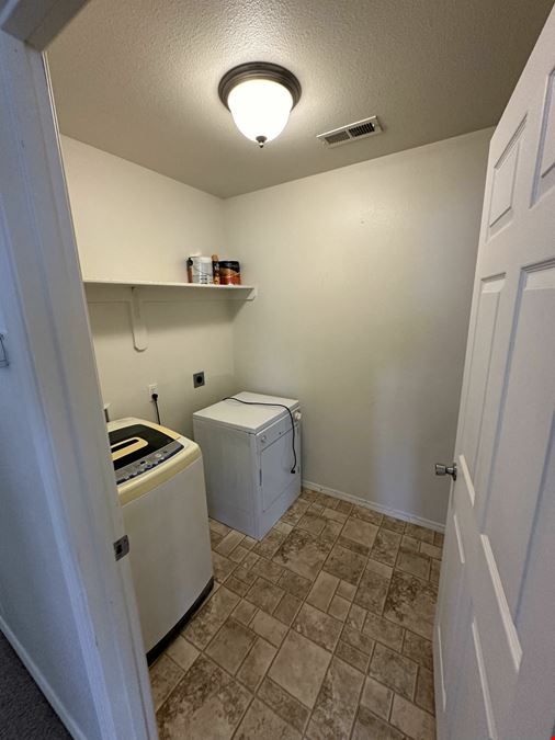 3 Bed / 2 Bath Unit within the Laurel Glen Subdivision