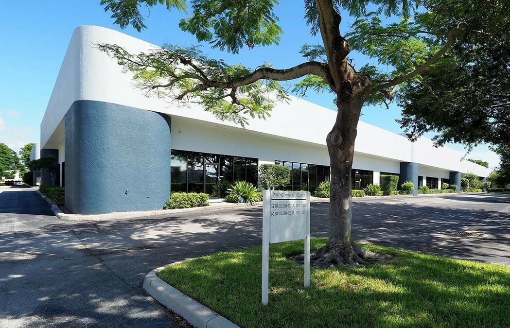 Polo Commerce Center