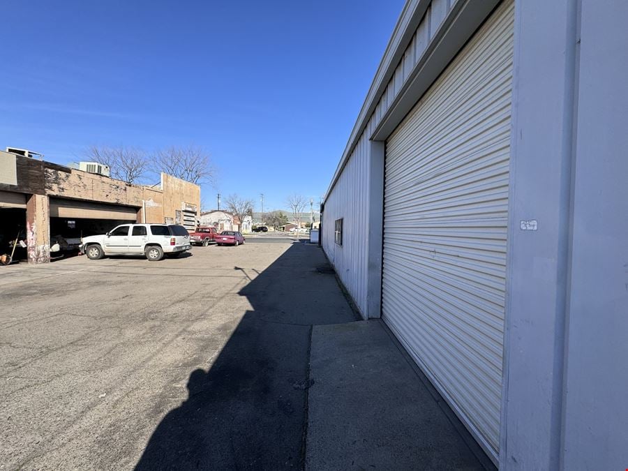 High Exposure Freestanding Building Located In Downtown Lindsay