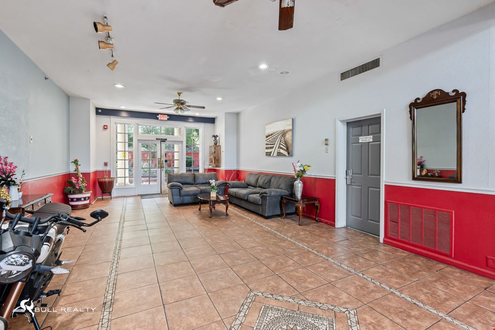 Strong Value-Add Opportunity | 32-Unit EconoLodge by Choice Hotels