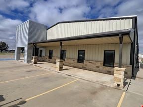 11616 U.S. 87 FOR LEASE 14,000 Sf Office Warehouse LOCATED on Future Port to Plains US HWY 87 Frontage!