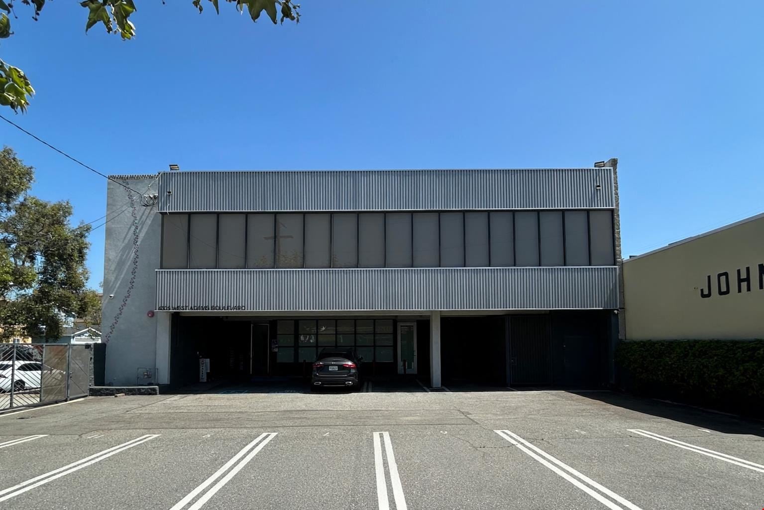 4335 W Adams
