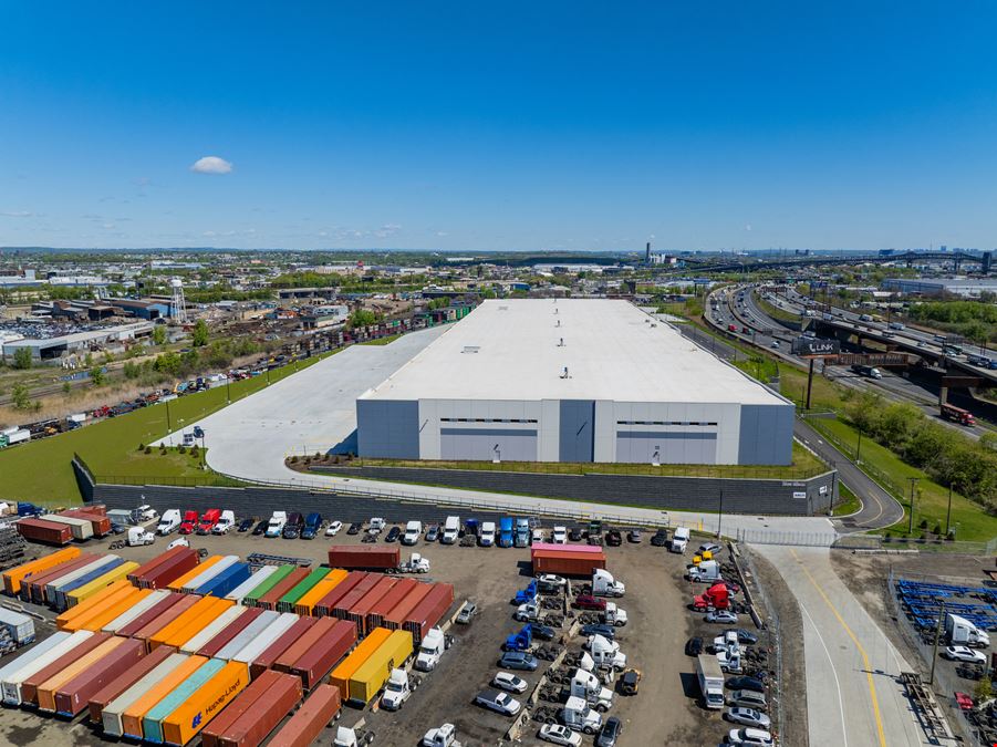 ±354,400 SF Logistics Center for Lease