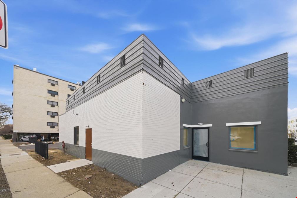 2201 W Howard St, Chicago, IL, 60645