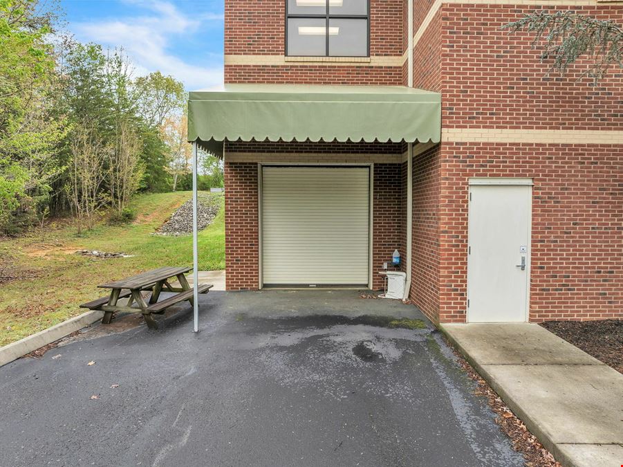 Prime Hardin Valley Office Building | 28,678 SF