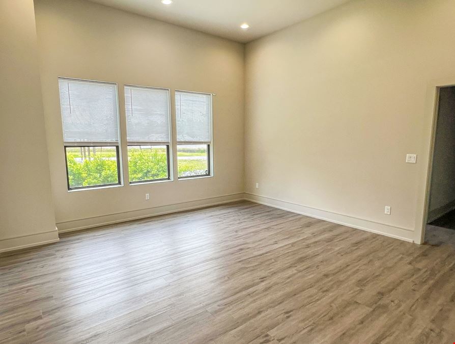 Class A Office Suite located on Airline Hwy Corner