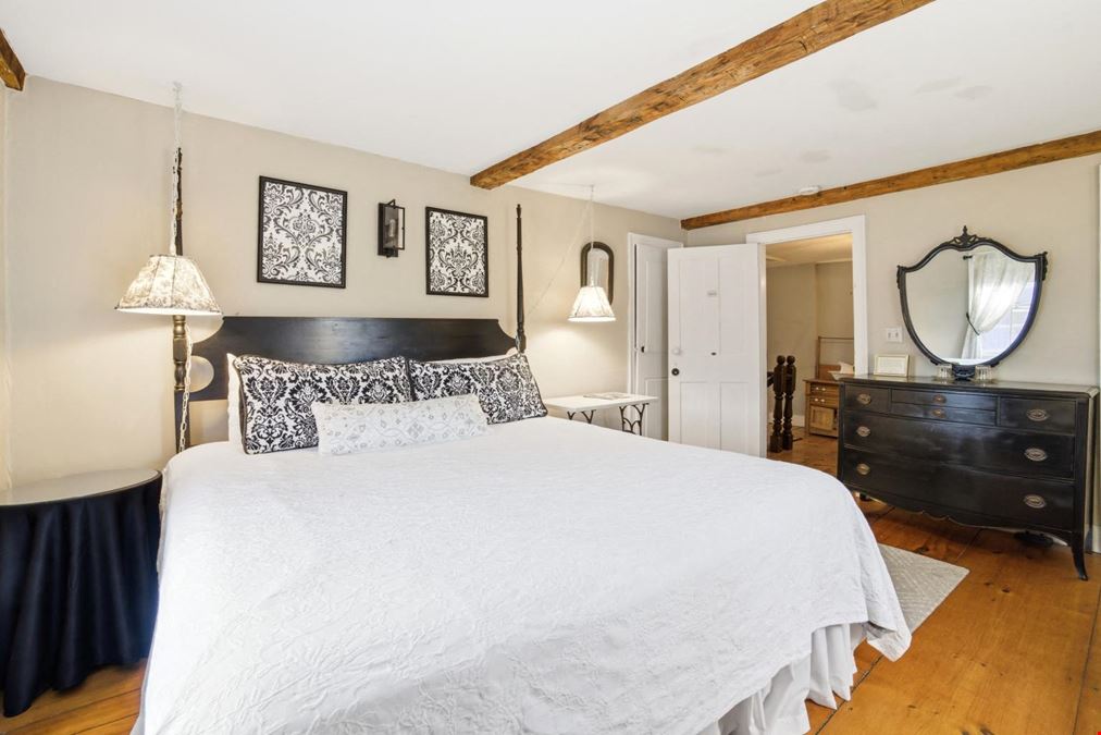 Historic Bed & Breakfast Estate with Event Barn on 5.6 Acres