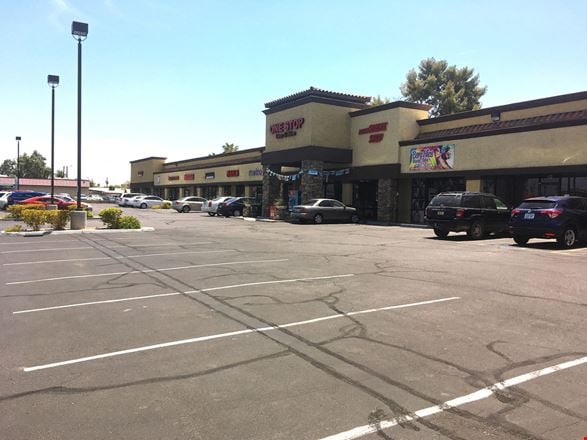 Preview of Retail space for Rent at 4935 W Glendale Ave