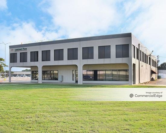 Preview of Retail space for Rent at 1165 South Stemmons Fwy