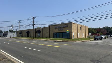 Preview of Industrial space for Rent at 910 Wellwood Ave