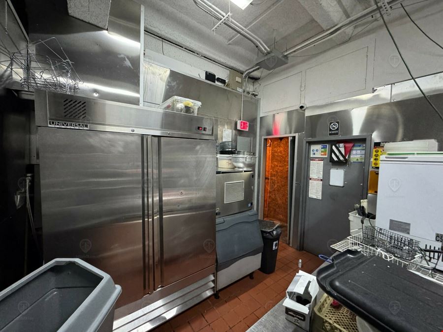 1,600 SF | 1612 Madison Street | Built-Out Bar/Restaurant for Lease