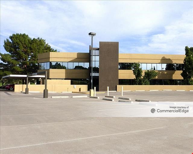 Camelback Lakes Corporate Center