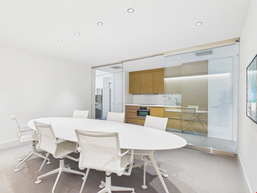 1111 Lagoon Dr