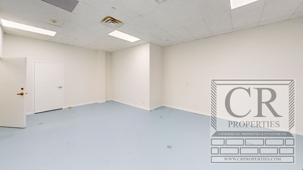 Arlington Square For Lease: 2,400 SF