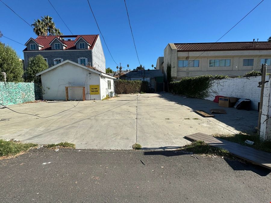 7049 Owensmouth Ave