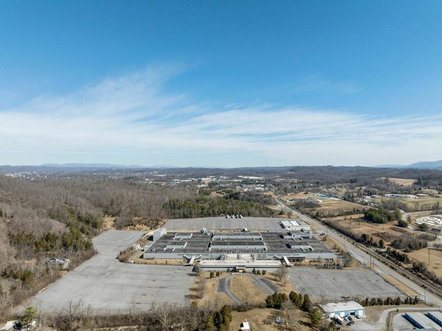 Industrial Redevelopment Opportunity | 660,000 SF / ~ 40 Buildable Acres