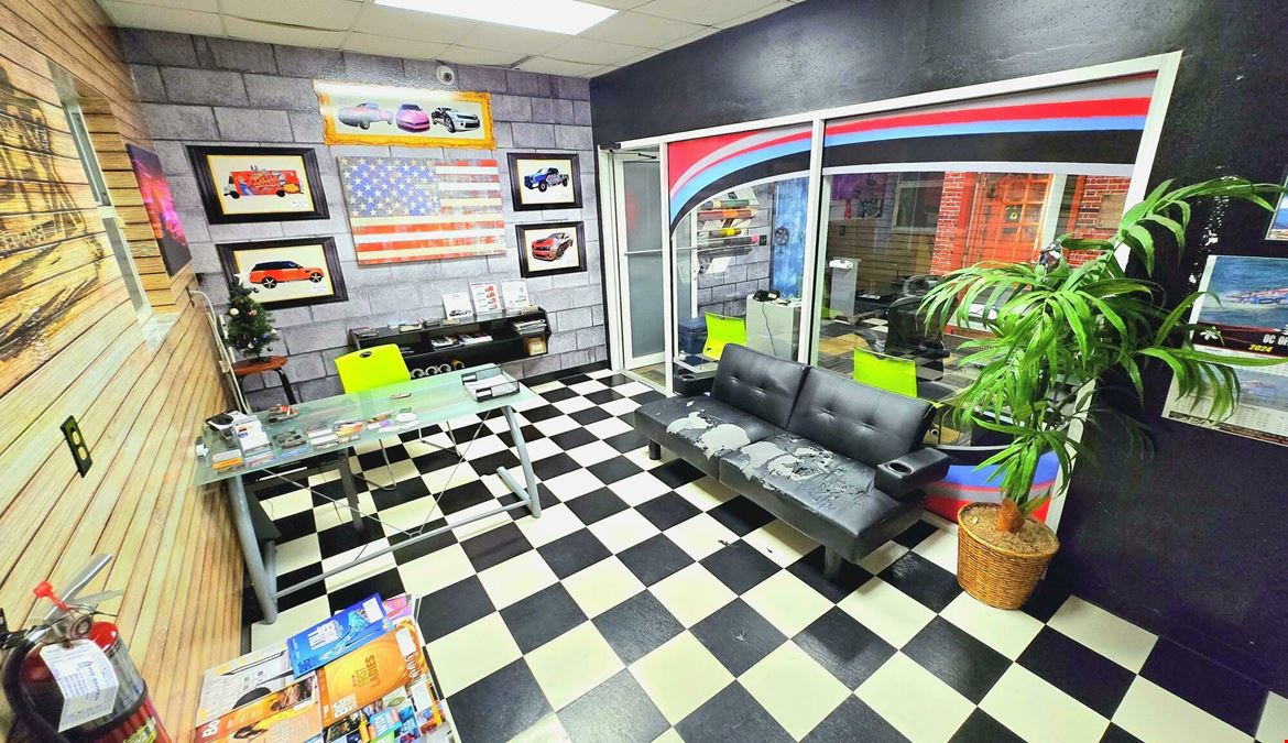 Incredibly Rare Retail/Flex on a Major Road!