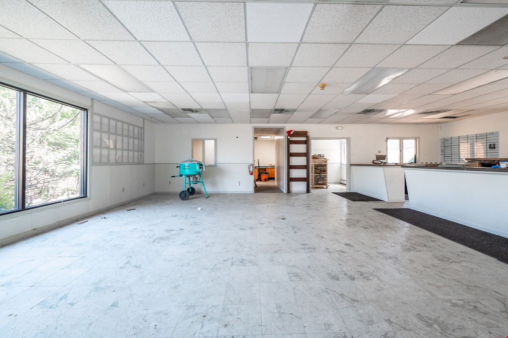574 Danbury Rd
