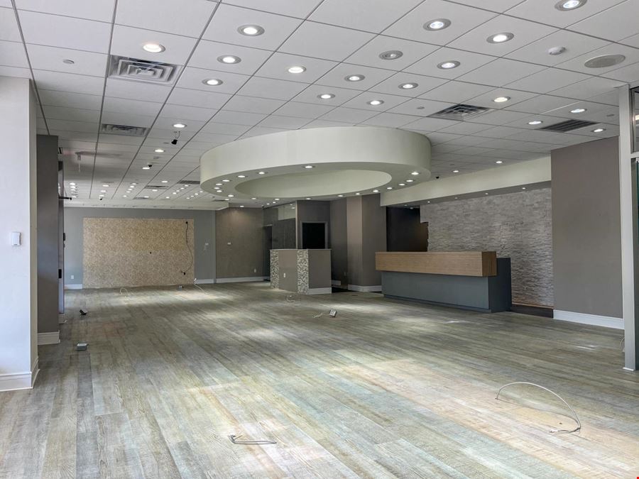 Iconic Retail Space in the Kahler Grand