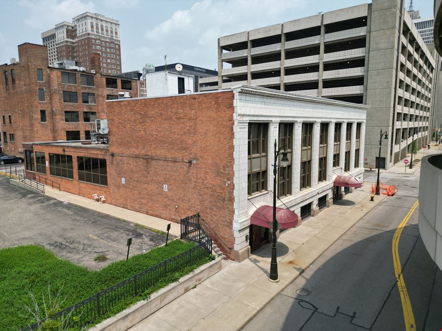 610 West Congress