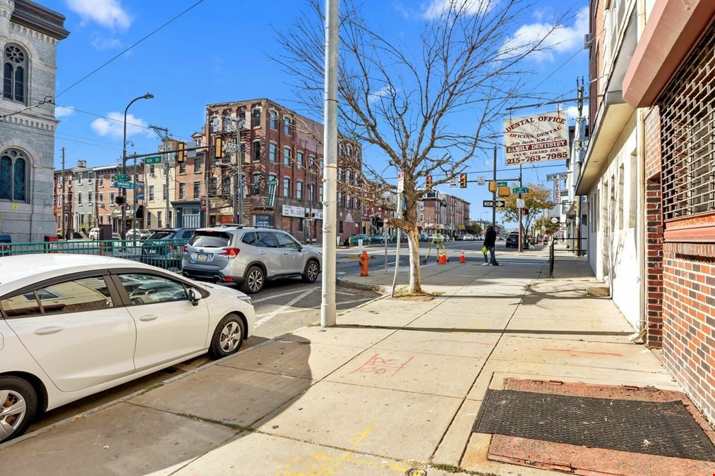 437-39 West Girard Avenue