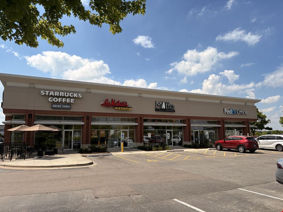Weber Road Retail Space for Lease