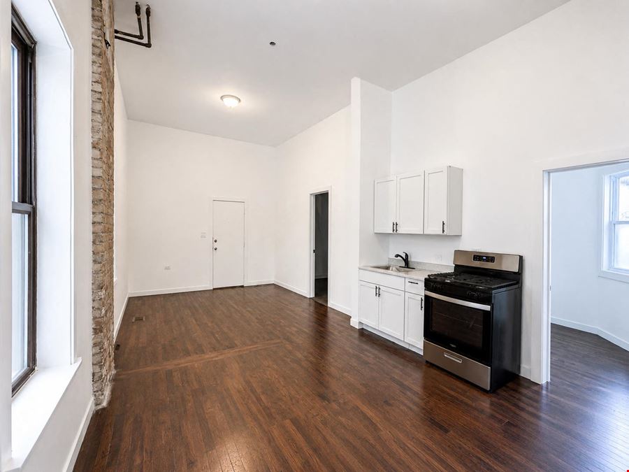 8714 S. Commercial Ave.
