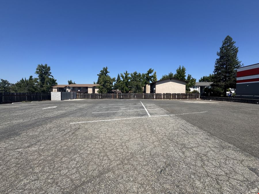 329 Lake Blvd