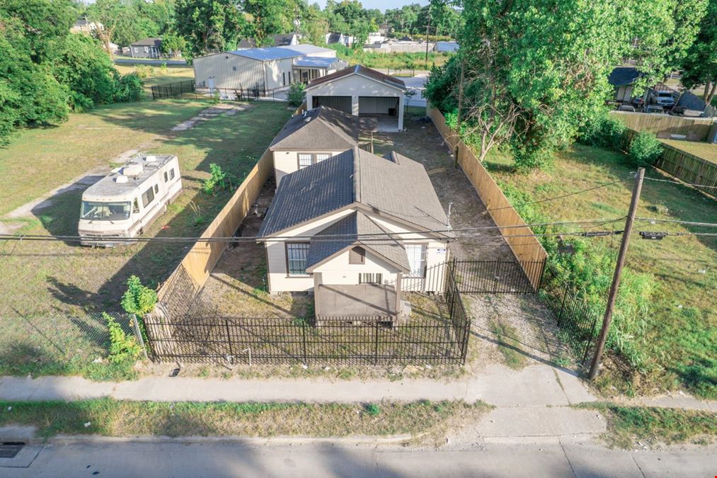 1051 W Little York Rd, Houston, TX 77091