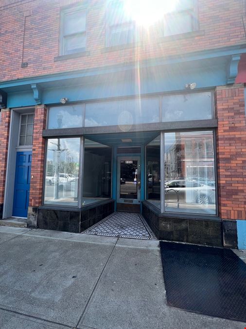 For Lease | Prime Retail Storefront | South Side