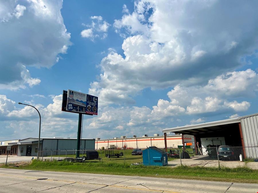 High Traffic Corner with Shop in Houma