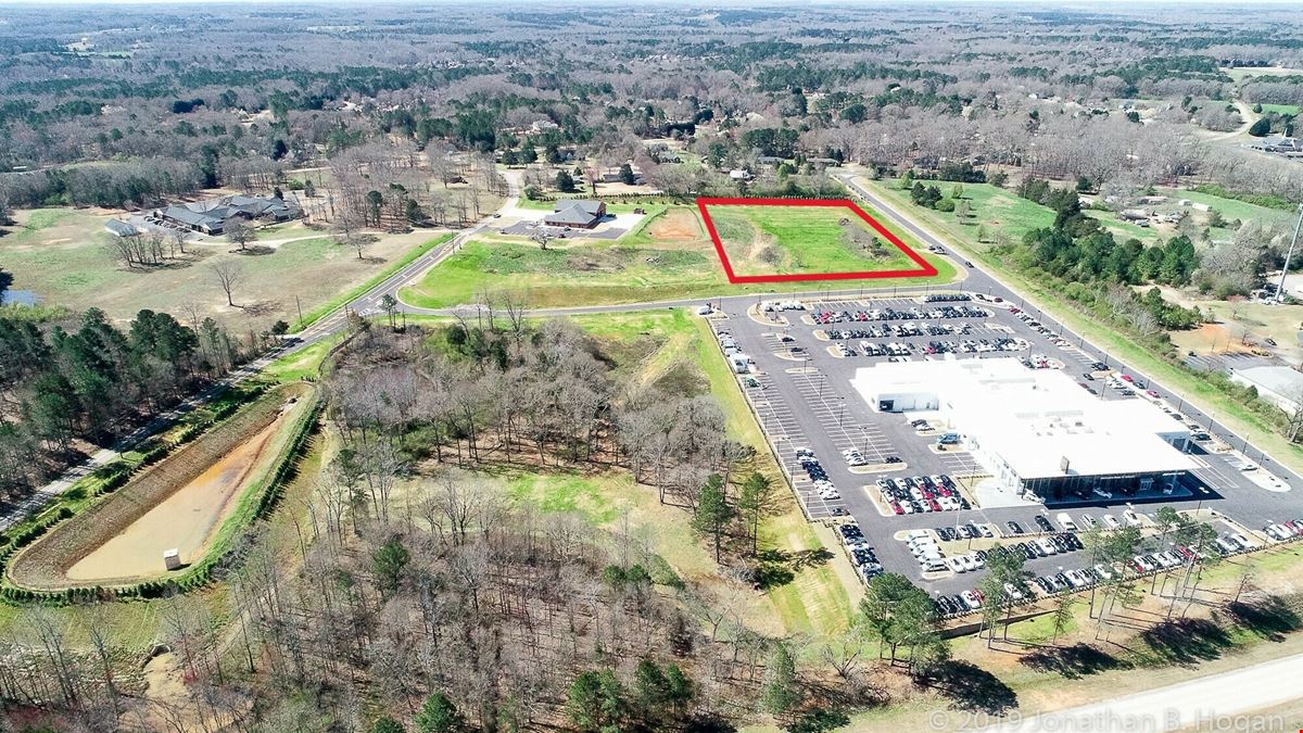 LUXURY DR COMMERCIAL LOT