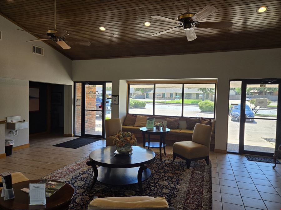 620 W Harwood Rd