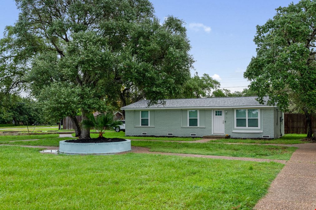 Live Oak Cottages