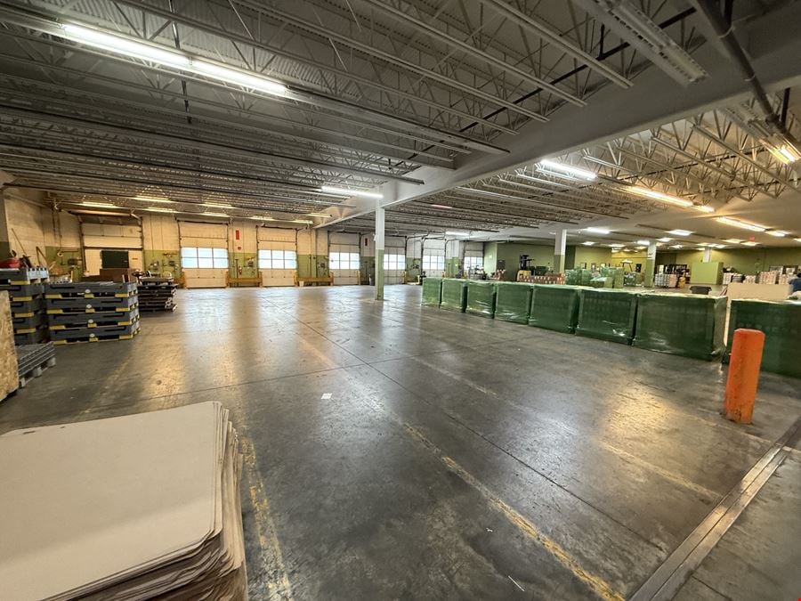 Large Scale, High-Bay Warehouse