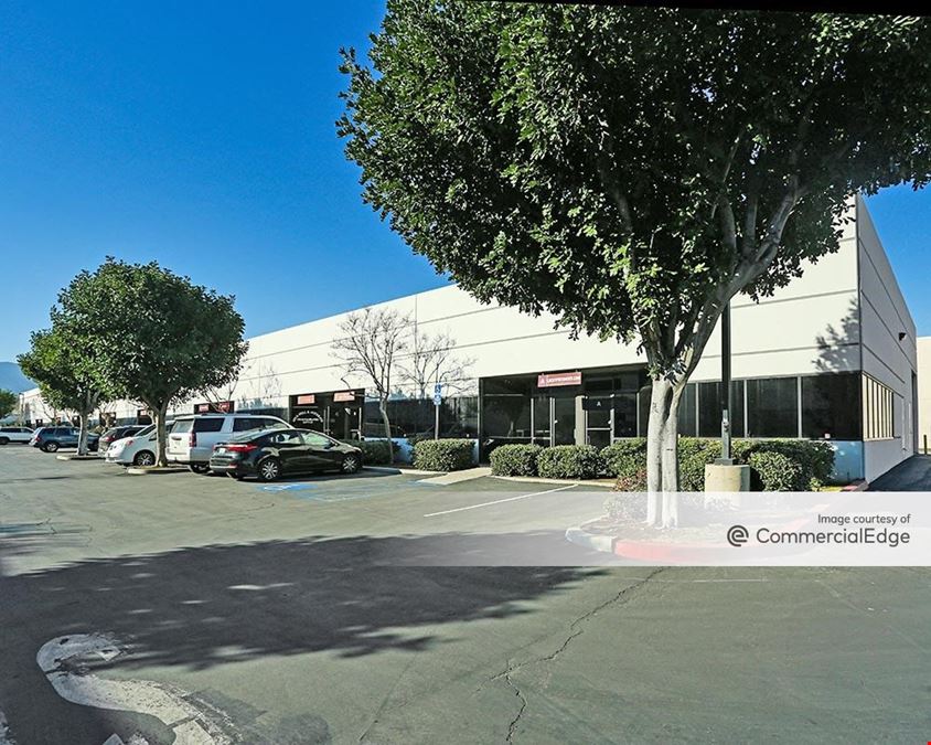 Lincoln Commercenter