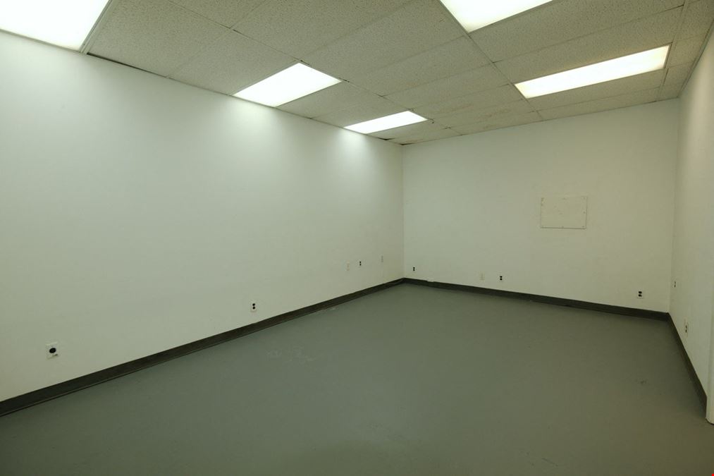 30 W Price St