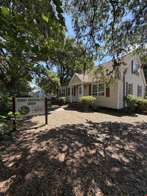 Owner User/Office + Warehouse in Hanahan- 1508 SF office and 725 SF storage building