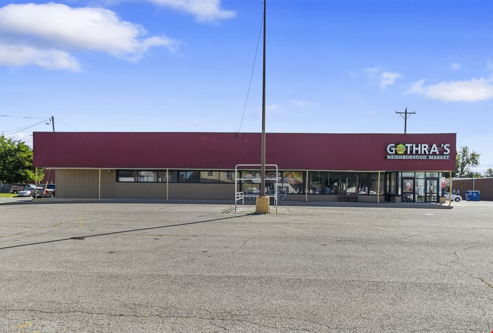 17,060 SF Former Grocery Store