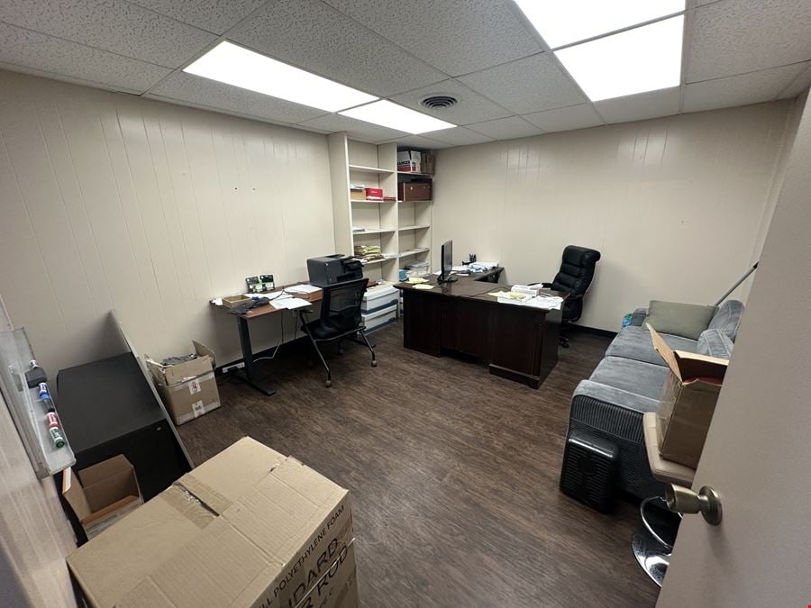 Efficient Office & Shop on Commerce Dr