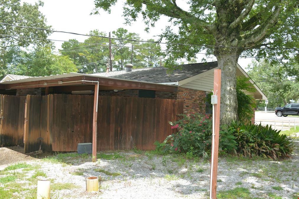 16044 Tiger Bend Rd