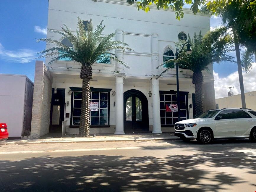 Spectacular Building Near Miracle Mile Coral Gables
