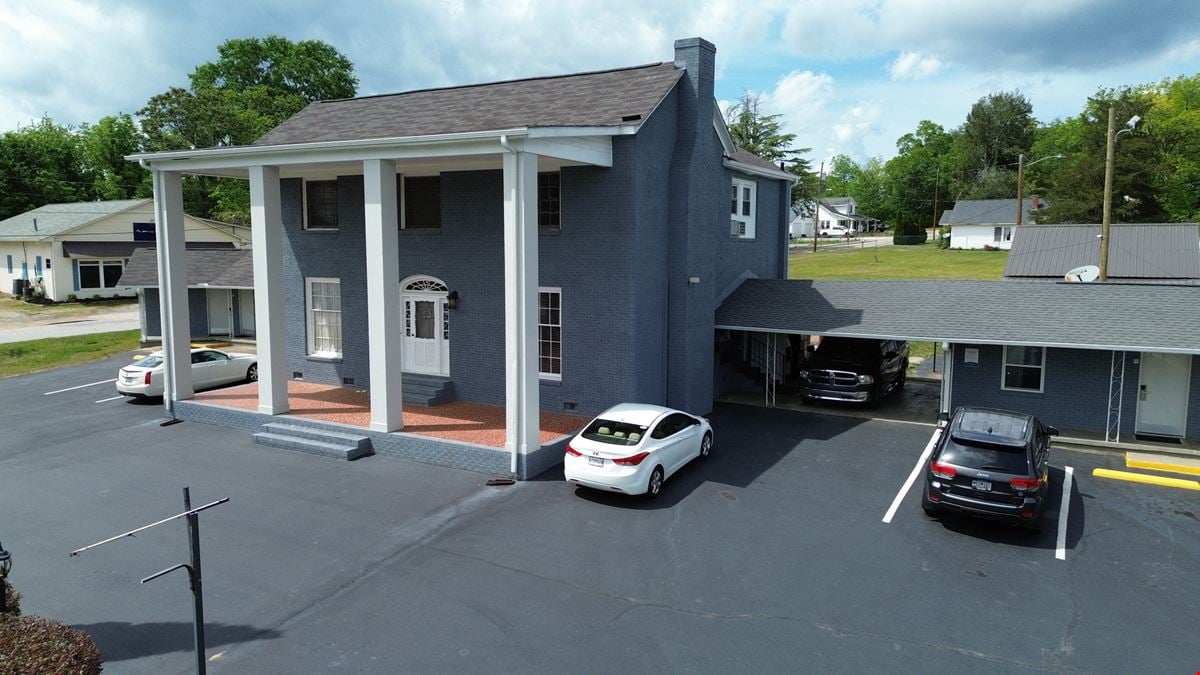 901 E Main St.