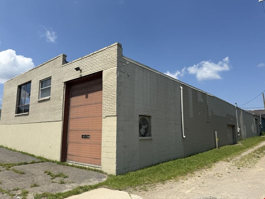 Pontiac - Freestanding Light Industrial/Automotive Warehouse