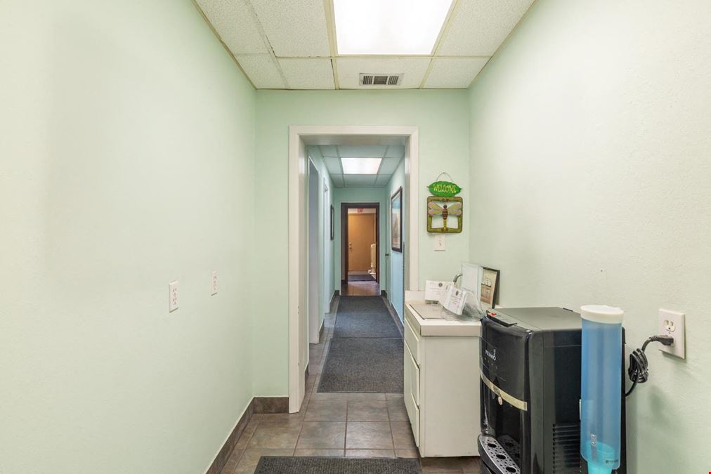 Turnkey 1,585 SF Office/Medical Suite | 2205 Clinton Dr, Galena Park (Houston MSA)