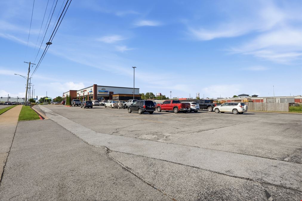 2111 S Old Missouri Rd