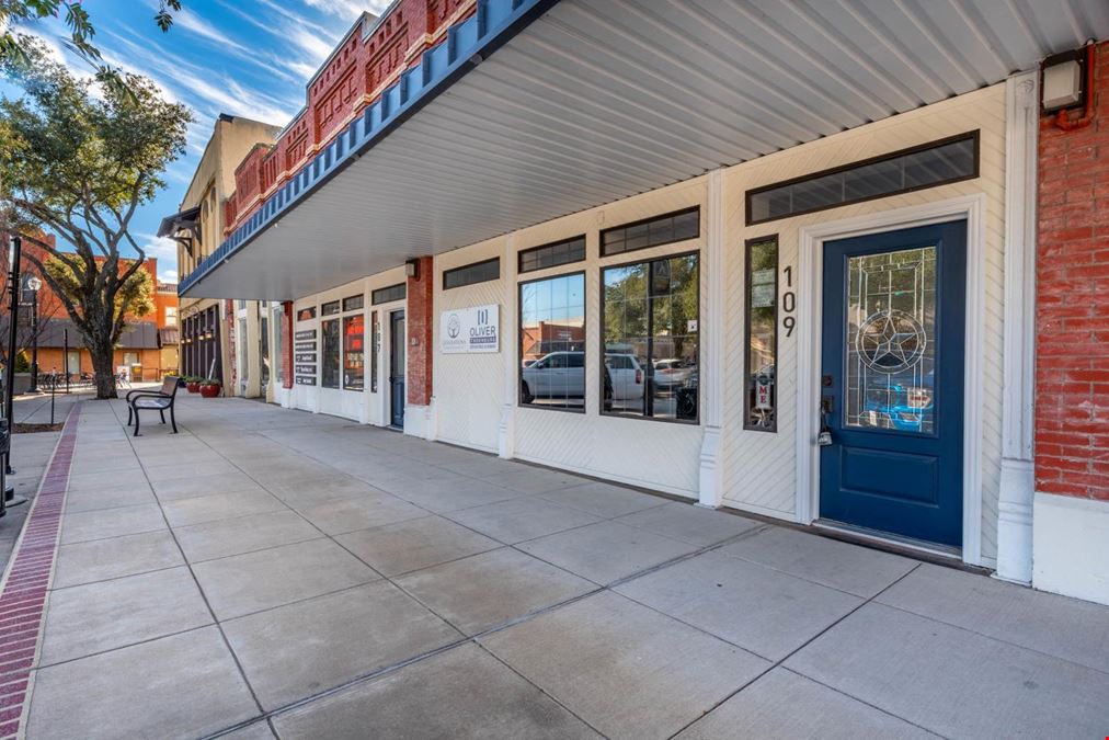 Office/Retail for Lease in Downtown Kaufman