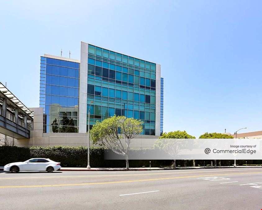 St. Vincent’s Medical Center Campus - Institute Plaza