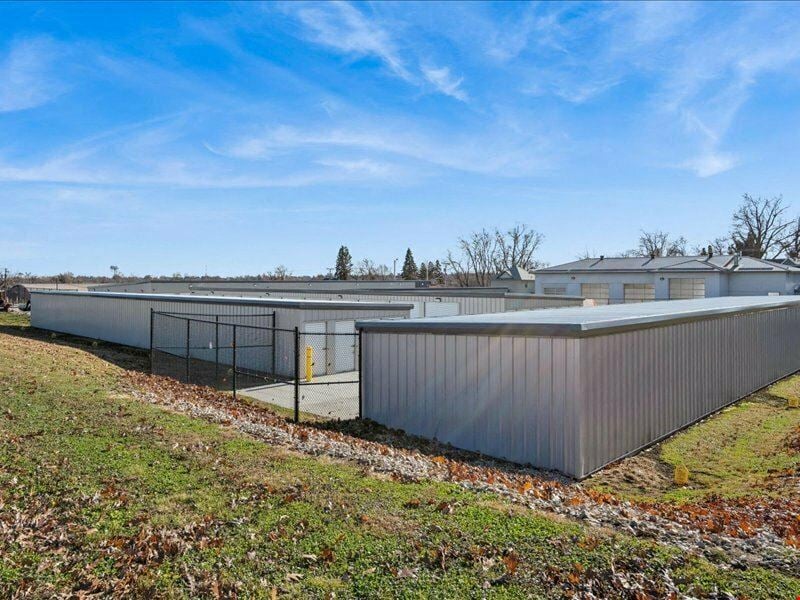 1101 Lincoln Way